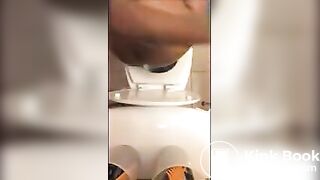 girl pooping and farting 4