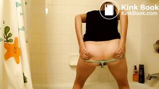 teen_pooping