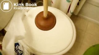 teen_pooping