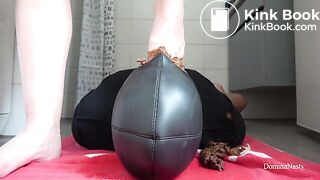 Foot in throat trailer