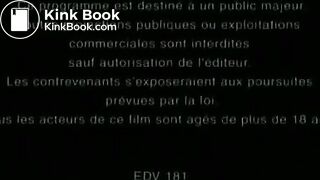 elle_boie_l_urine_scat_girl