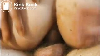 Arschfick mit Hilfestellung