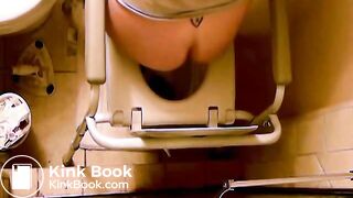 Porcelain Lilith Farting and Pooping (13)