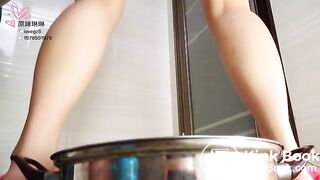 Chinese Girl Sexy Poop_52