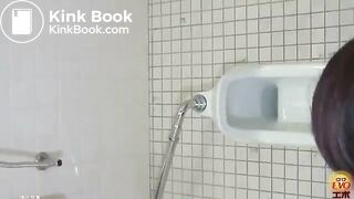 I just love watching women shit