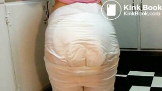 Peeprincess diaper poop in kitchen