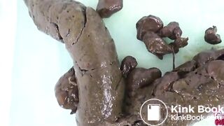 Perfect poop from cute Asian girl