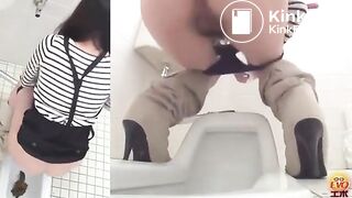 4 asian women pooping