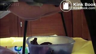 Spanish girls pooping on slave (1)