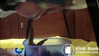 Spanish girls pooping on slave (1)