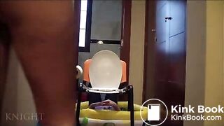 Spanish girls pooping on slave (1)