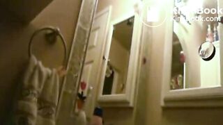 Porcelain Lilith Farting and Pooping (3)