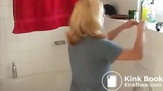 gorgeous amateur girl shitting