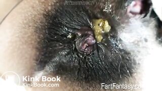 kitty catherine shits in fart chair