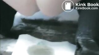 Hot girl pooping outdoor in the middle of the winter On xPee