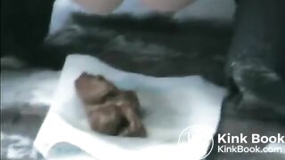 Hot girl pooping outdoor in the middle of the winter On xPee