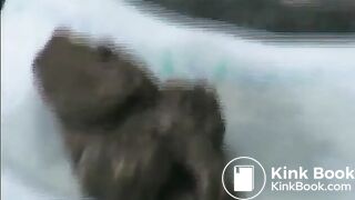 Hot girl pooping outdoor in the middle of the winter On xPee