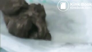 Hot girl pooping outdoor in the middle of the winter On xPee