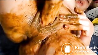 Dirty Barbara Loves Shit - COM