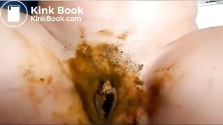 Dirty Barbara Loves Shit - COM