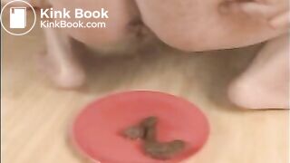 BBWs Danielle pooping and Jasmine smearing her own shit