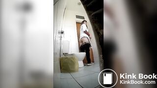 woman has diarrhea in public toilet!