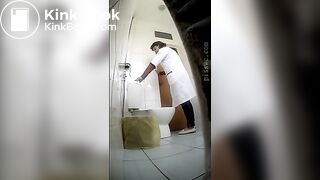 woman has diarrhea in public toilet!