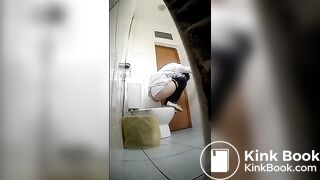 woman has diarrhea in public toilet!