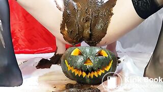 Anna Coprofield - Trick Or Treat (Clip) Shitting from pussy 1