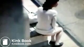 2013_03_26-shitting-bus-stop