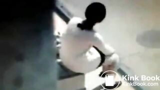 2013_03_26-shitting-bus-stop