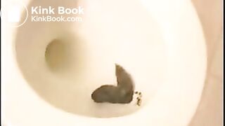 Annah Pooping and Smearing Shit