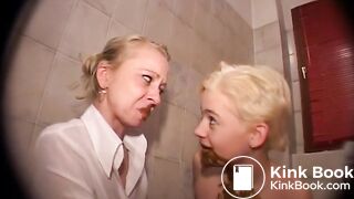 Scat Girls Eating shit