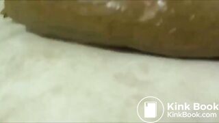 Sexy black girl pooping a long brown oneScat