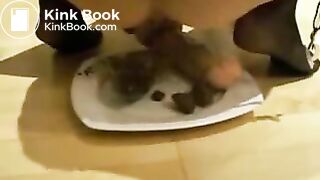 Teen takes dildo in Asshole and eats her scat