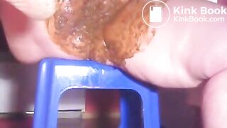 Fette perverse Kackfotze scheisst18