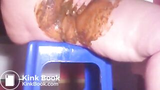 Fette perverse Kackfotze scheisst18