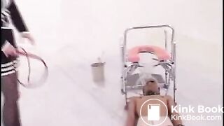 Toilettenschweine  für die Nutten im Puff