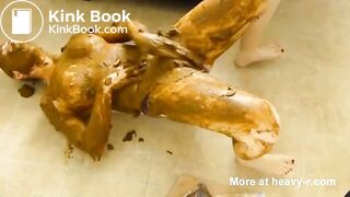 Heisse Sau sammelt Scheisse in Tüten - COM