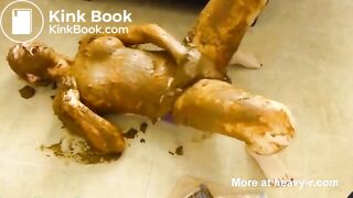 Heisse Sau sammelt Scheisse in Tüten - COM