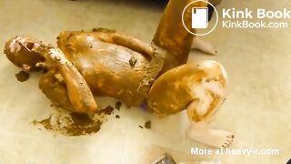 Heisse Sau sammelt Scheisse in Tüten - COM