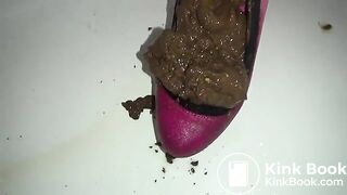 girl craps in shoe