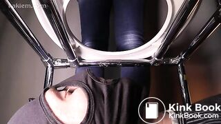 Man eats woman`s shitting