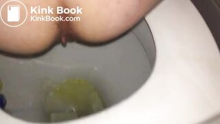 hold open her arse while she takes a shit scat