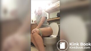 Sexy Girl Has The Shits