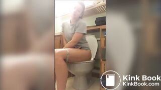 Sexy Girl Has The Shits