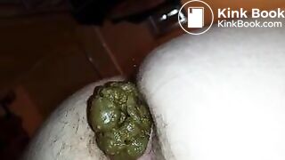 Michelle close up turds