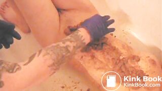 Hot girl's first scat bath and eating