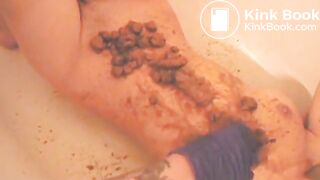Hot girl's first scat bath and eating