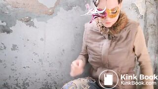 Pooping at a construction site - COM